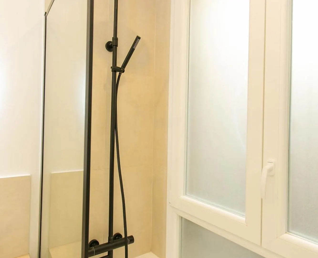 Bnbnova - Haussmann - 2Br Near Champs-Elysees Paris 0*,