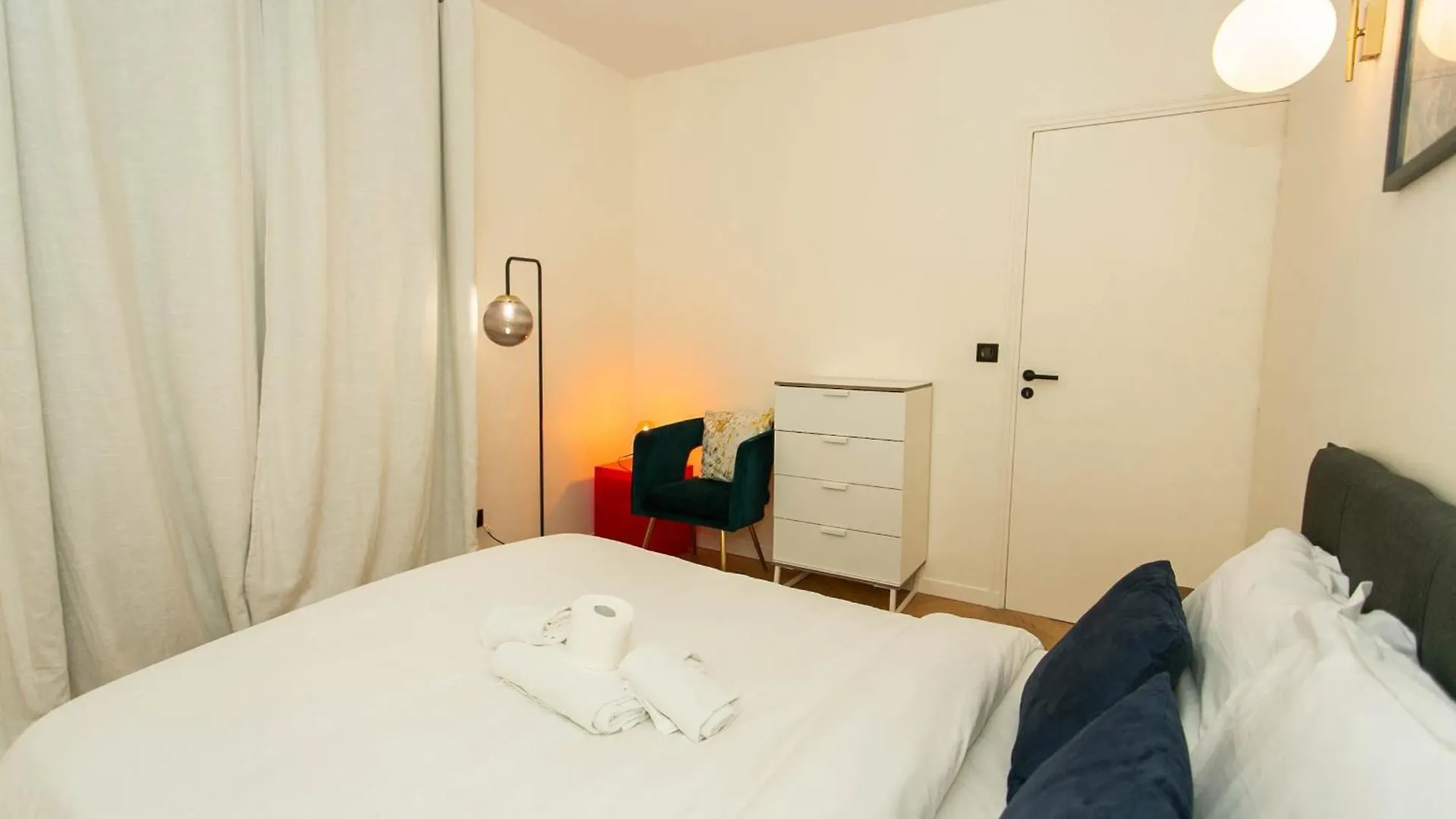 Bnbnova - Haussmann - 2Br Near Champs-Elysees Paris 0*,  France
