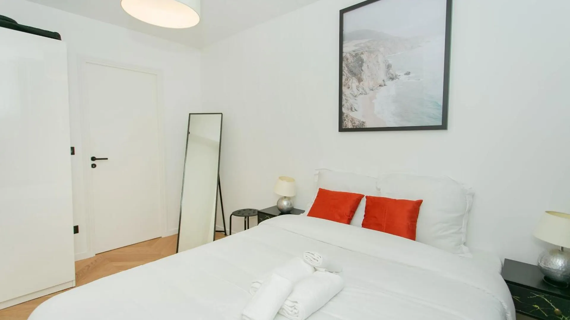Apartment Bnbnova - Haussmann - 2Br Near Champs-Elysees Paris France